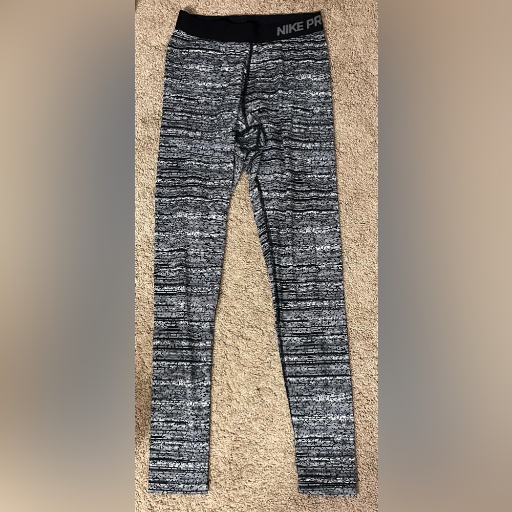 Nike Pro Gray/Black/White Patterned Leggings, Size Small